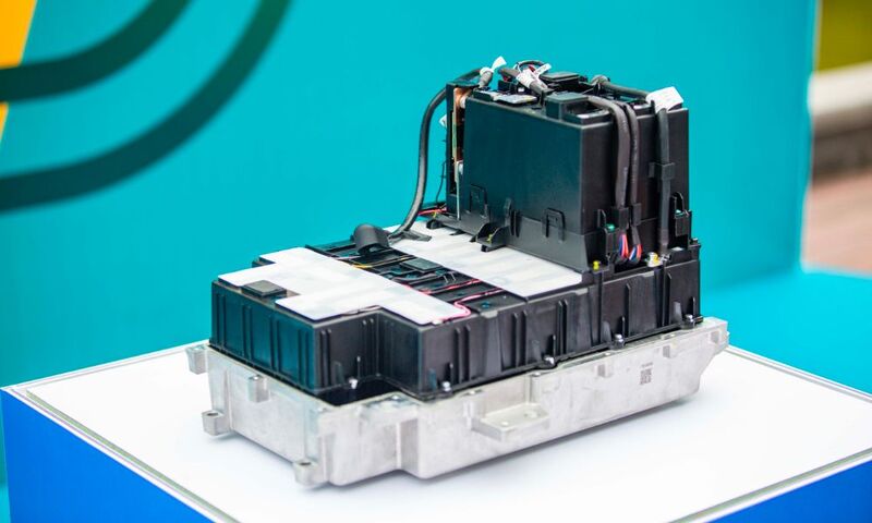 phan-biet-pin-lithium-ternary-va-pin-lfp-tren-o-to-dien-vinfast-hai-ba-trung
